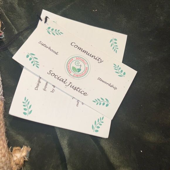 New upcycled tote bag. Canvas and mixed materials. - Picture 2 of 5